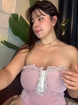 Canneela from StripChat is Freechat