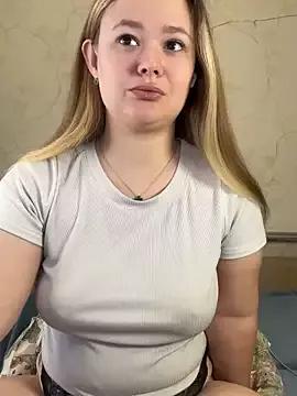 CaramelleLovely from StripChat is Freechat