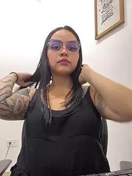 Try our girls live displays and explore the company of endless strippers, with beautiful physiques, vibrating toys and more.