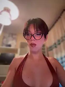 Try our girls live displays and explore the company of endless strippers, with beautiful physiques, vibrating toys and more.