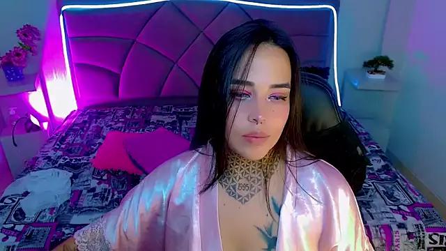Carolaine01 from StripChat is Freechat