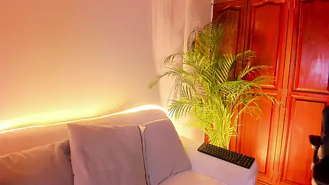 CarolaynStone — Finger in my pussy