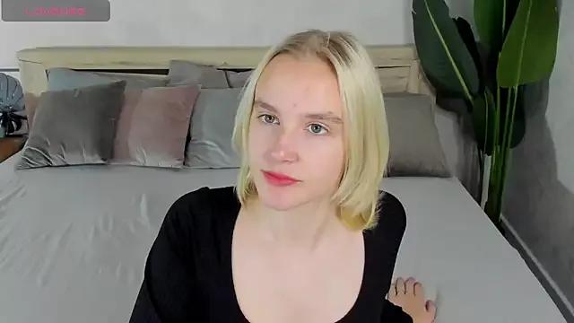 Carolin_Miller from StripChat is Freechat