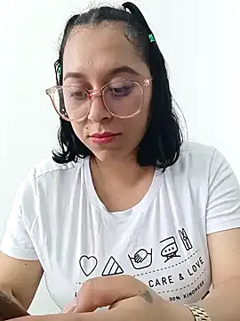 Caroline-17 — Pon fuck My dildo