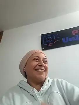 Caroline_belle from StripChat is Freechat