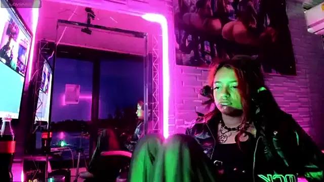 Try our girls live displays and explore the company of endless strippers, with beautiful physiques, vibrating toys and more.