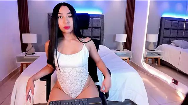 Caroline_Millerr from StripChat is Freechat