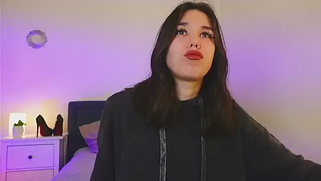 carolineliora — lots of sweet kisses