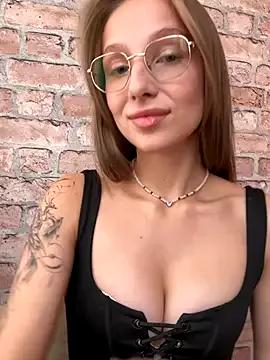 Try our girls live displays and explore the company of endless strippers, with beautiful physiques, vibrating toys and more.
