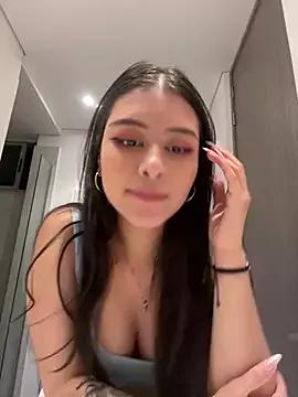 Try our girls live displays and explore the company of endless strippers, with beautiful physiques, vibrating toys and more.
