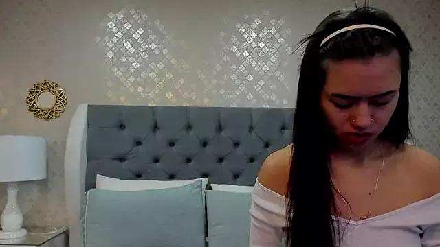 CataleyaRicci from StripChat is Freechat