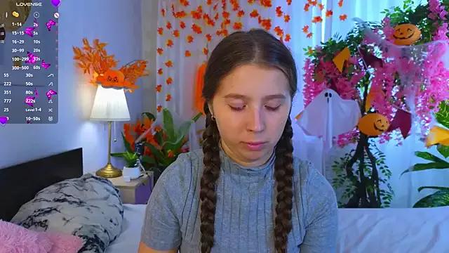 Try our girls live displays and explore the company of endless strippers, with beautiful physiques, vibrating toys and more.