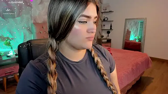 cattaleya___ — Shirt out+close up boobs