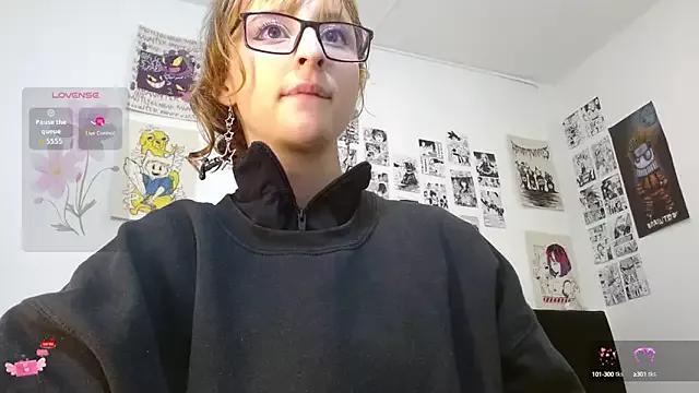 Try our girls live displays and explore the company of endless strippers, with beautiful physiques, vibrating toys and more.