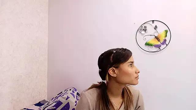 Try our girls live displays and explore the company of endless strippers, with beautiful physiques, vibrating toys and more.