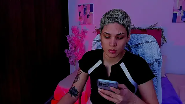 Avatar of Charlee_pink