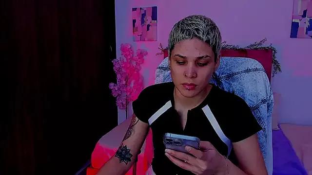 Try our girls live displays and explore the company of endless strippers, with beautiful physiques, vibrating toys and more.