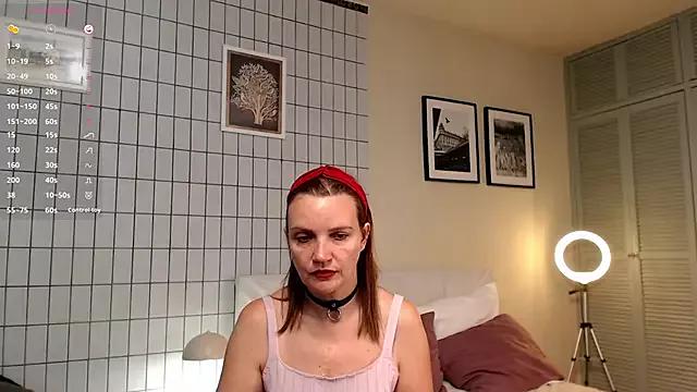 Charline_TheFoxTail webcams show profile image 