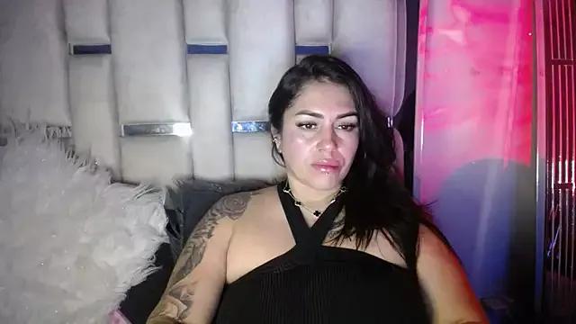 Try our girls live displays and explore the company of endless strippers, with beautiful physiques, vibrating toys and more.