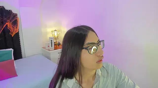 Try our girls live displays and explore the company of endless strippers, with beautiful physiques, vibrating toys and more.