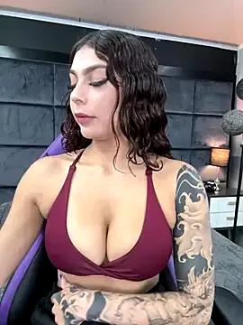 Try our girls live displays and explore the company of endless strippers, with beautiful physiques, vibrating toys and more.