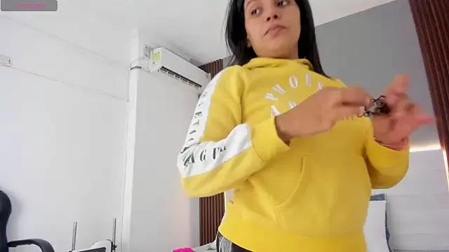 Chiqui_milk_ from StripChat is Freechat
