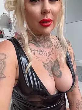 Try our girls live displays and explore the company of endless strippers, with beautiful physiques, vibrating toys and more.