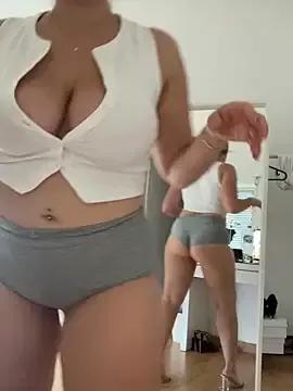 Try our girls live displays and explore the company of endless strippers, with beautiful physiques, vibrating toys and more.