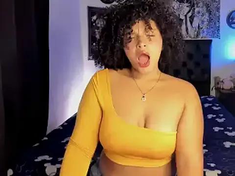 chloe_kisses from StripChat is Freechat