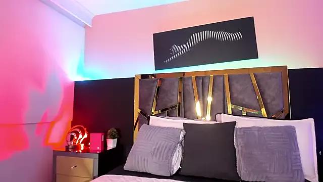 Try our girls live displays and explore the company of endless strippers, with beautiful physiques, vibrating toys and more.