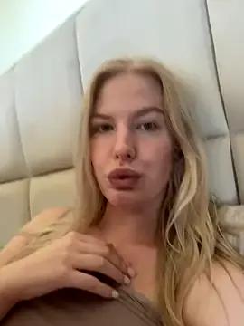 Chloemillerrxx from StripChat is Freechat