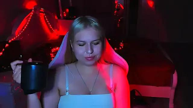Try our girls live displays and explore the company of endless strippers, with beautiful physiques, vibrating toys and more.