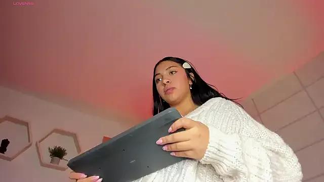 Christine_harper from StripChat is Freechat