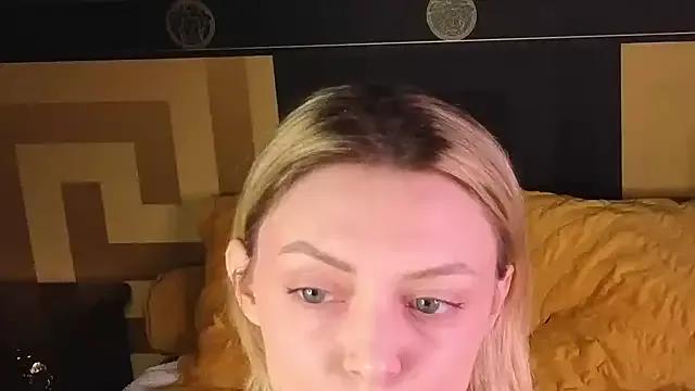 Try our girls live displays and explore the company of endless strippers, with beautiful physiques, vibrating toys and more.