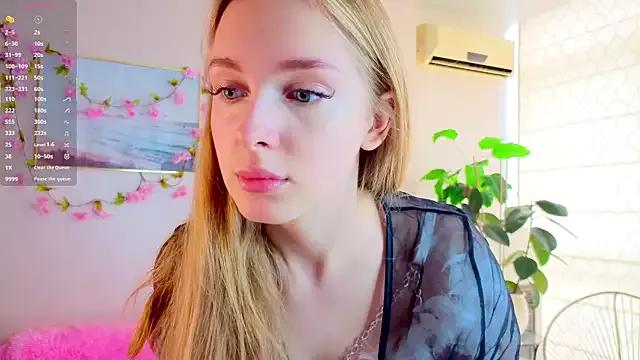 CindyGreen from StripChat is Freechat