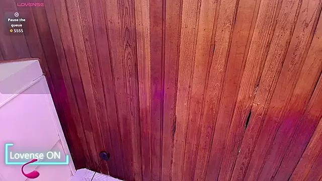 Try our girls live displays and explore the company of endless strippers, with beautiful physiques, vibrating toys and more.