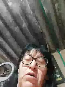 clarita_01 — Quitar sujetador 