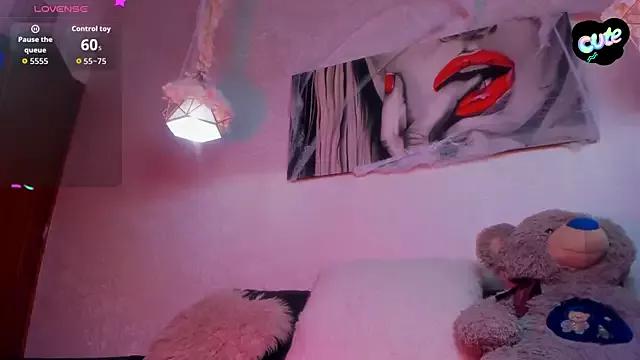 ClleoMoon from StripChat is Freechat