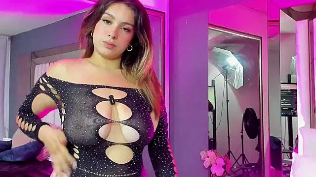 Try our girls live displays and explore the company of endless strippers, with beautiful physiques, vibrating toys and more.
