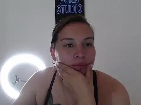 cloequeen15 from StripChat is Freechat