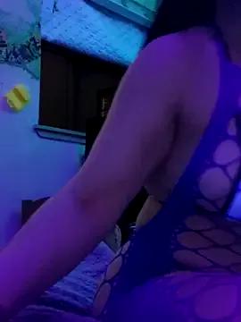 Try our girls live displays and explore the company of endless strippers, with beautiful physiques, vibrating toys and more.