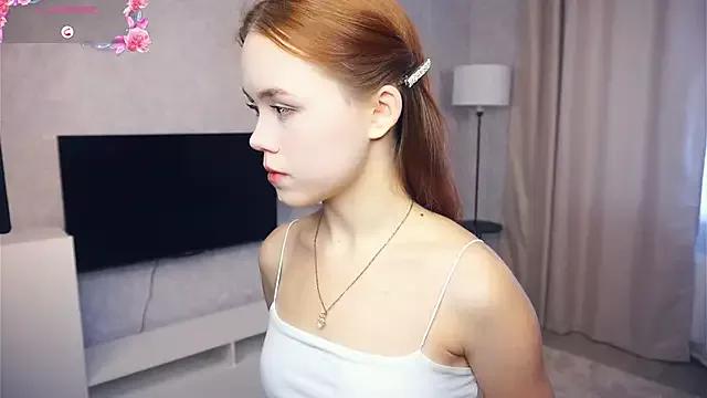 CloverDrews from StripChat is Freechat