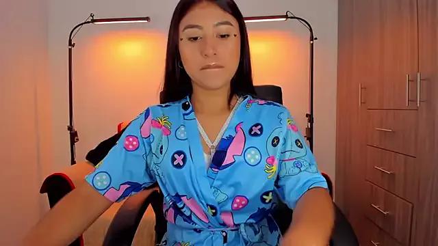 Try our girls live displays and explore the company of endless strippers, with beautiful physiques, vibrating toys and more.