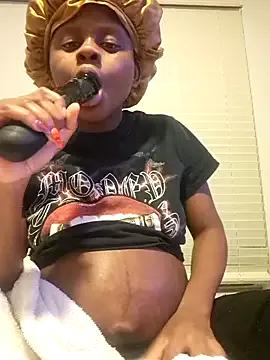 CocoaDoll22 from StripChat is Freechat