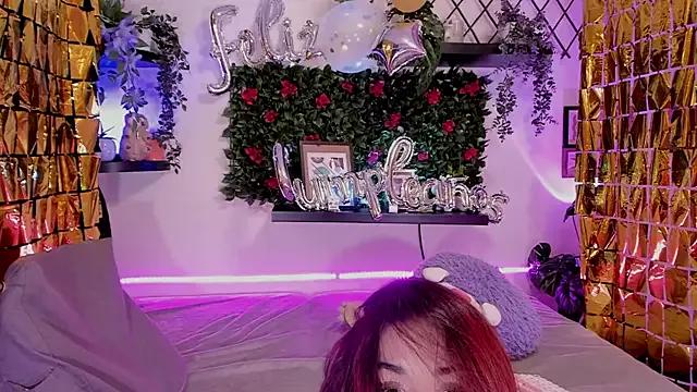 Try our girls live displays and explore the company of endless strippers, with beautiful physiques, vibrating toys and more.