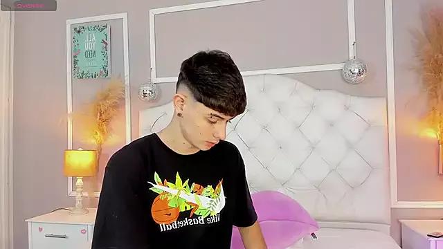 Try our girls live displays and explore the company of endless strippers, with beautiful physiques, vibrating toys and more.