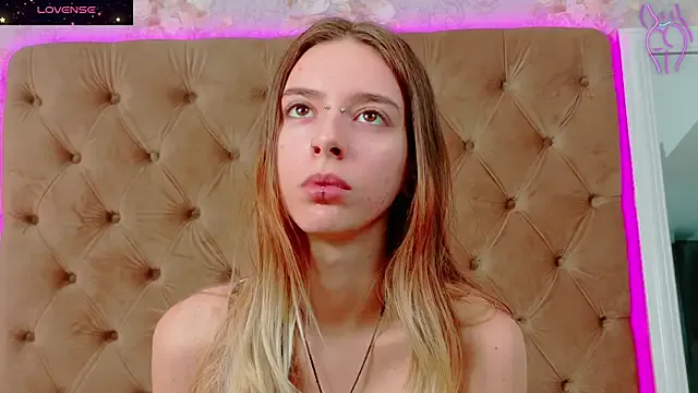 CoraVex — Freechat on StripChat