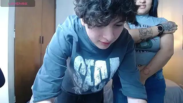 couple_sinz from StripChat is Freechat
