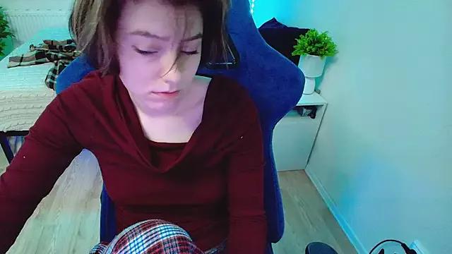 Try our girls live displays and explore the company of endless strippers, with beautiful physiques, vibrating toys and more.