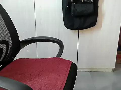 Try our girls live displays and explore the company of endless strippers, with beautiful physiques, vibrating toys and more.